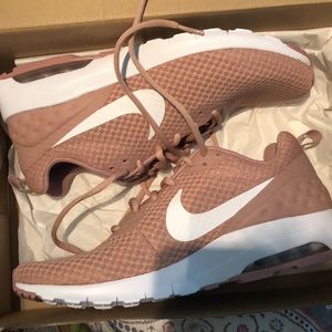 Blush pink Nike’s size 10 wmn